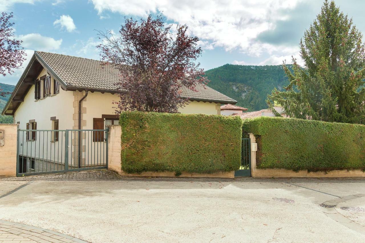 Aoiz Vivienda Rural Casa Javier Lacunza מראה חיצוני תמונה